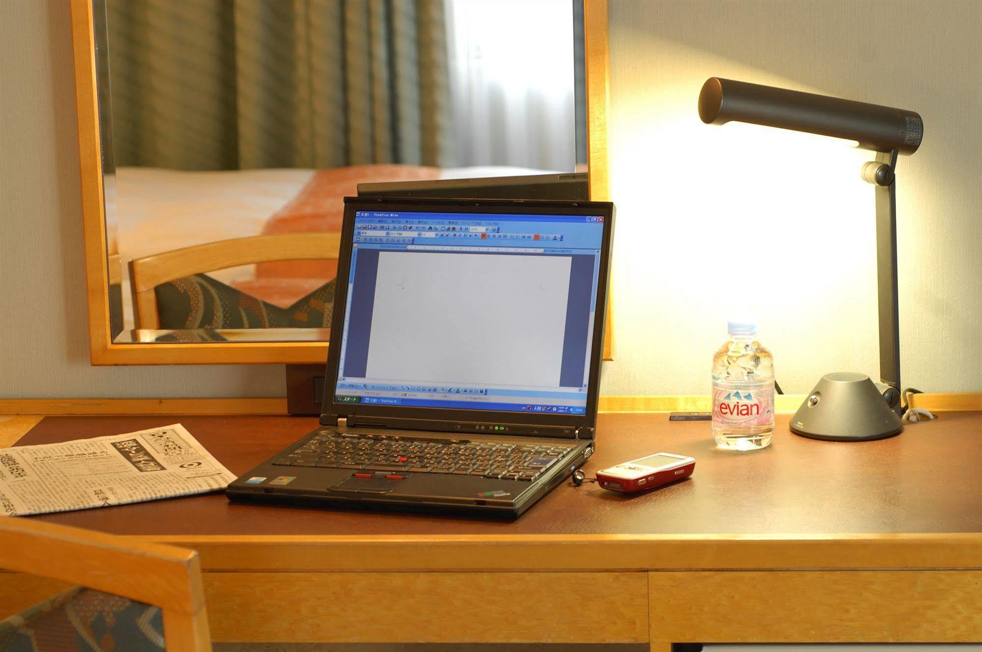 Chisun Grand Takamatsu Hotell Exteriör bild